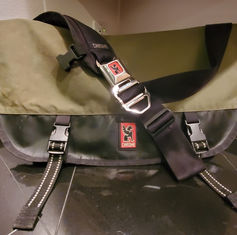 Chrome Citizen Messenger Bag